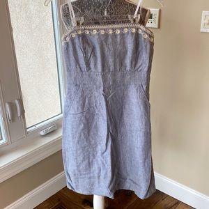 NWOT Vinyard Vines linen chambray strapless dress with embroidered trim at bust.